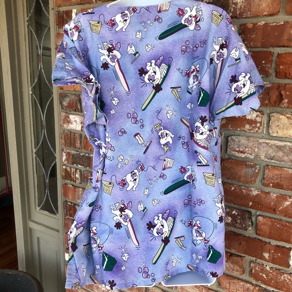 dental theme scrub top size Medium - Picture 6 of 7